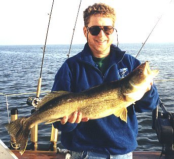 BigWalleye.jpg (35438 bytes)